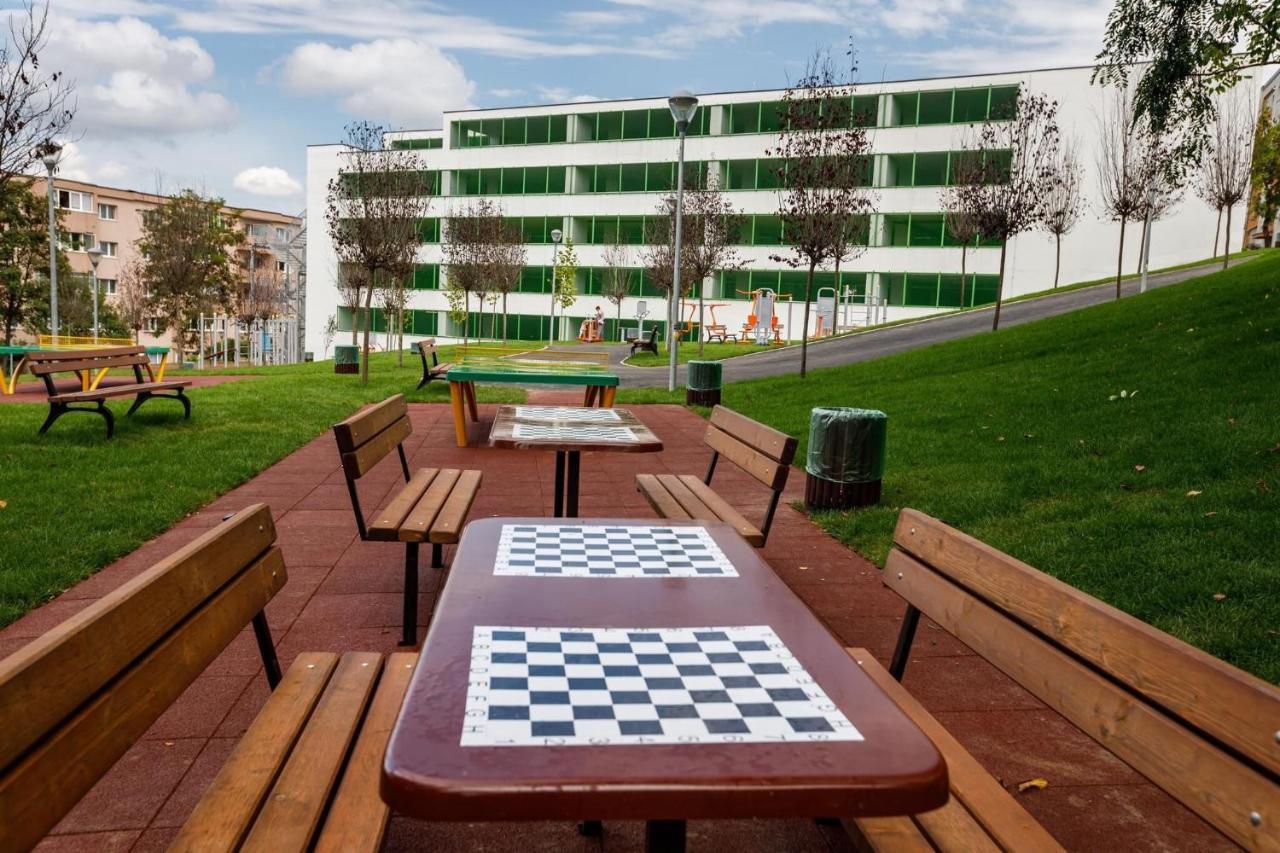 Igi Red Flat With Free Private Parking Apartment Cluj-Napoca Ngoại thất bức ảnh