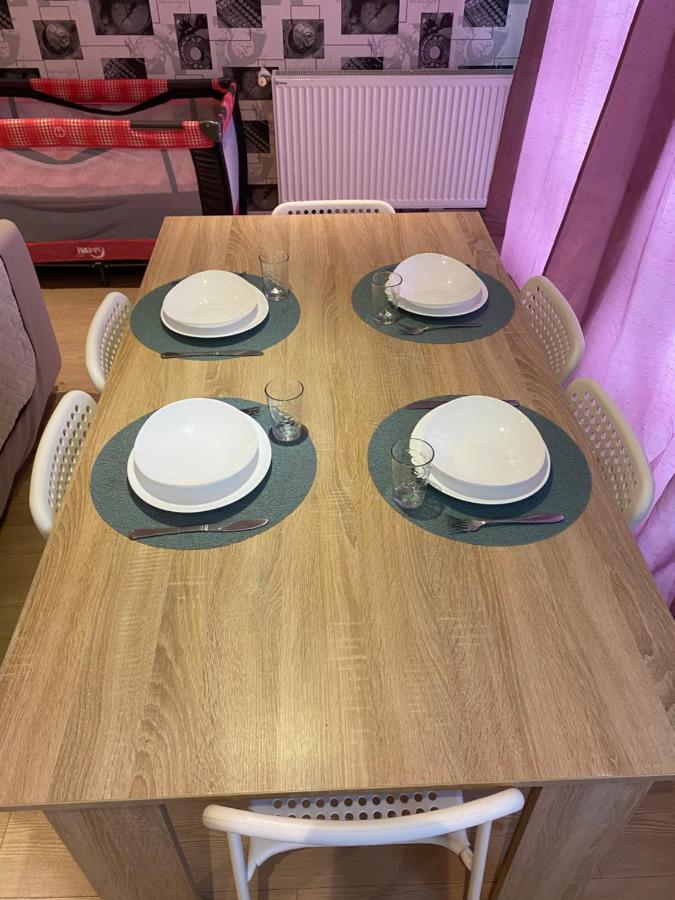 Igi Red Flat With Free Private Parking Apartment Cluj-Napoca Ngoại thất bức ảnh