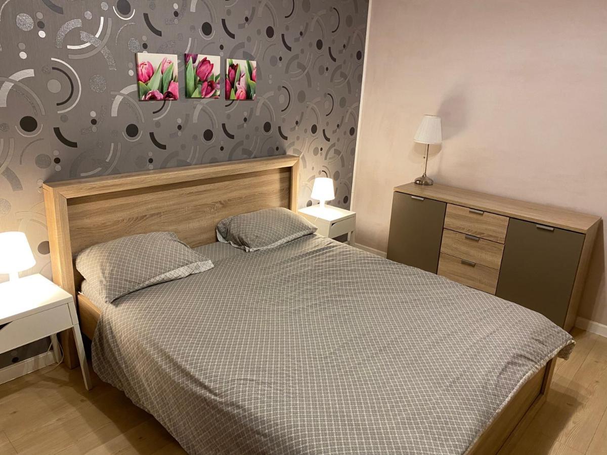 Igi Red Flat With Free Private Parking Apartment Cluj-Napoca Ngoại thất bức ảnh
