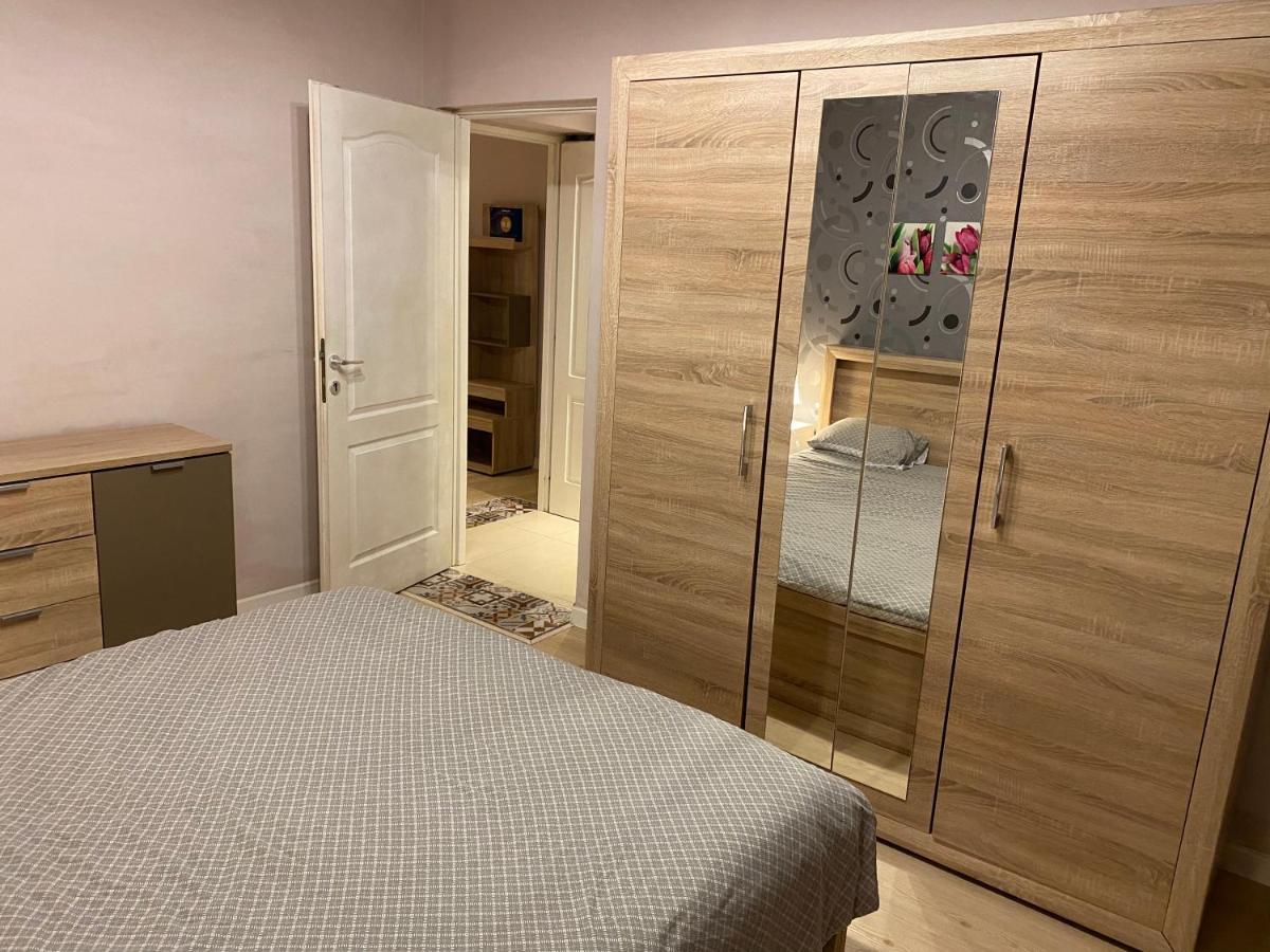 Igi Red Flat With Free Private Parking Apartment Cluj-Napoca Ngoại thất bức ảnh