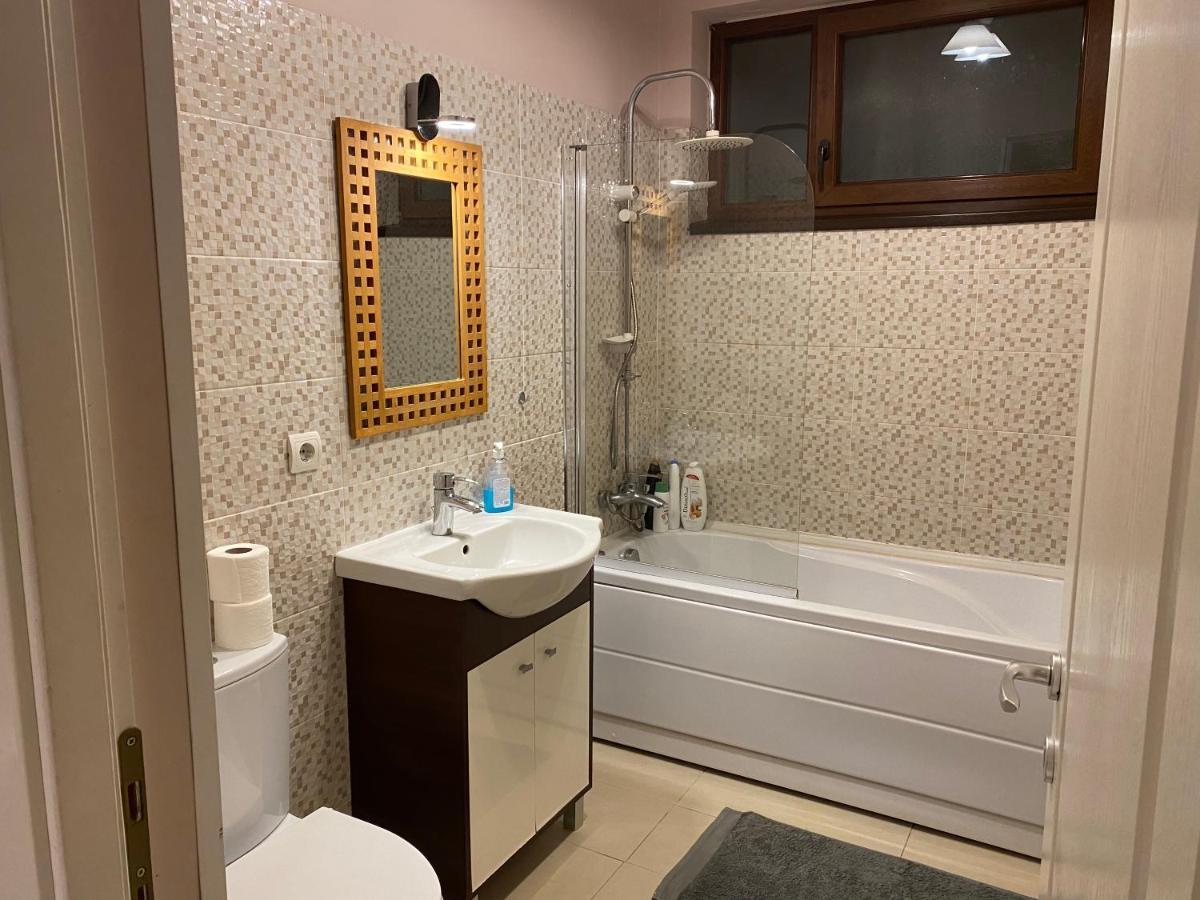 Igi Red Flat With Free Private Parking Apartment Cluj-Napoca Ngoại thất bức ảnh